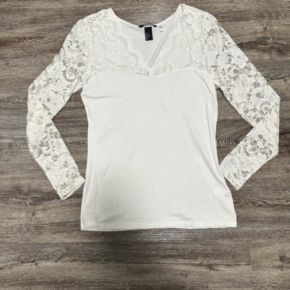 Bundle of Women's Medium (Size M) Clothing Tops/ Sweaters/ Jackets - Picture 14 of 15